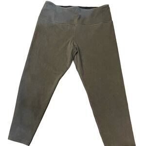 Gray 24 inch capri stretch leggings with tummy control